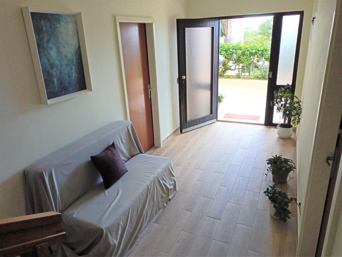 Cozy Apartment In The City Center Pula Exterior photo
